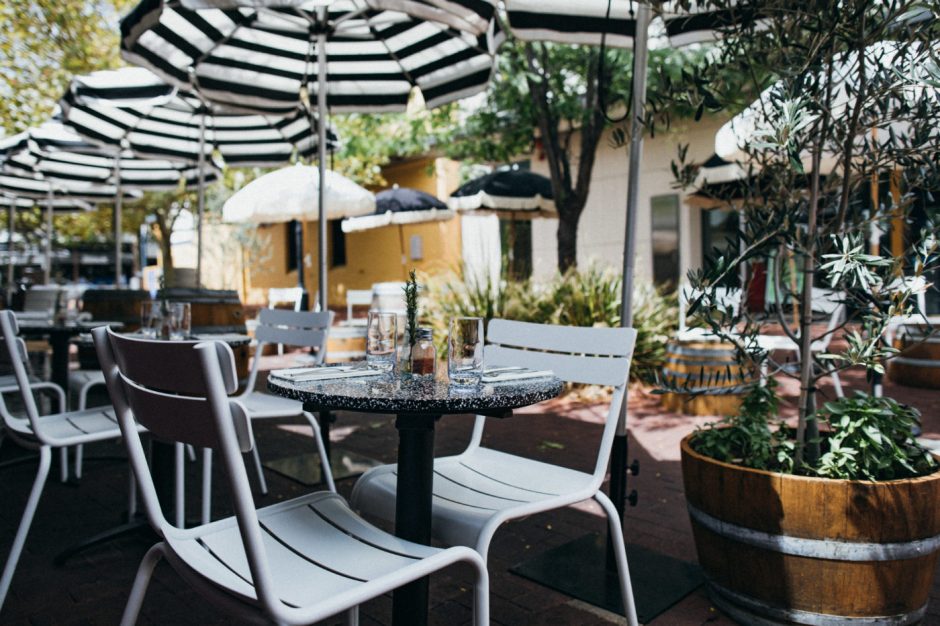 Lulu La Delizia - Outdoor Dining with NOROCK's Terrace Self-Stabilising Table Base