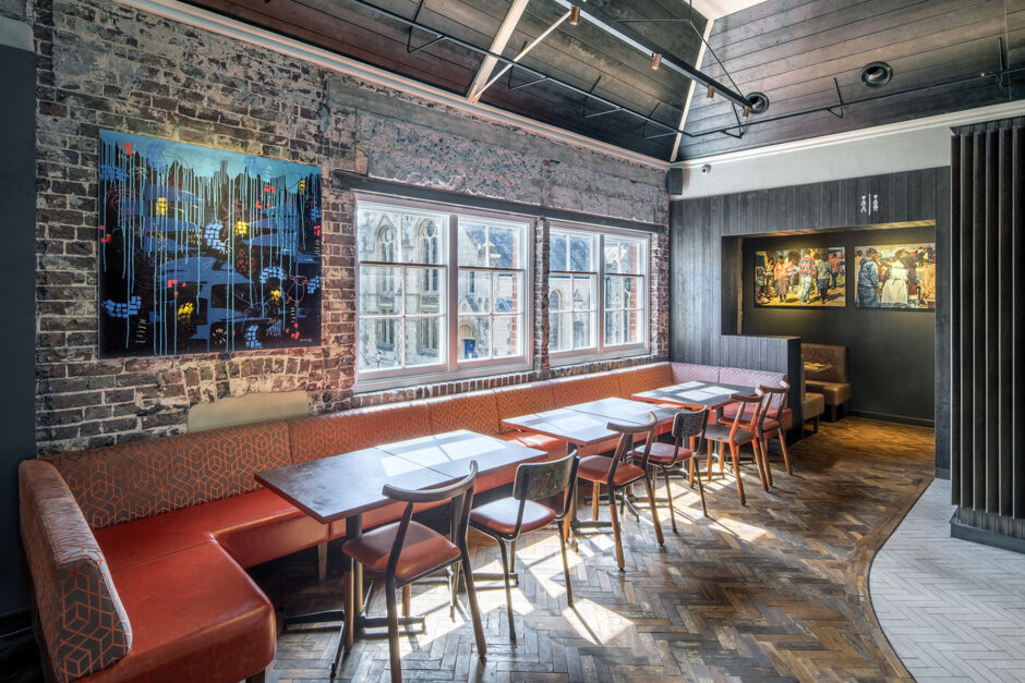 NOROCK Parkway Self-stabilising table bases in Nando's
