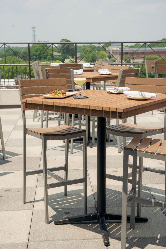 NOROCK Trail in bar height self-stabilizing table bases to keep your food and drink on the table