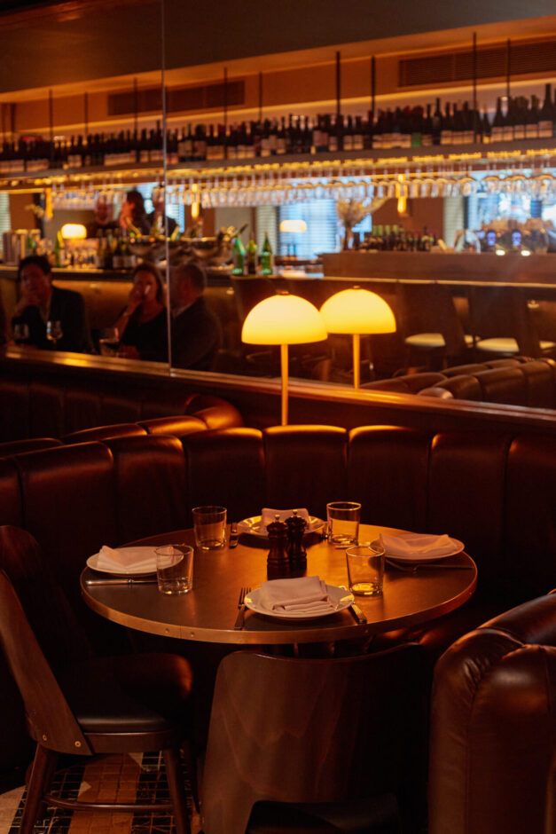 Menzies Bar Sydney - Intimate and charming bar atmosphere