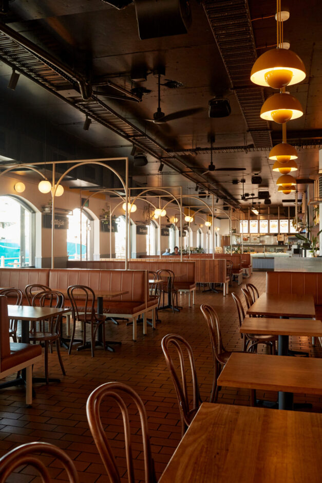 Seafood restaurant at Fremantle Fishing Boat Harbour with NOROCK self-stabilising table bases